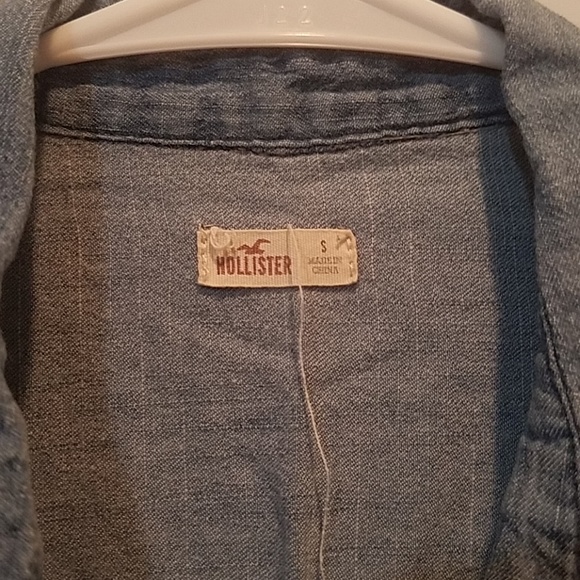 COPY - Hollister Chambray button-down - Picture 2 of 2
